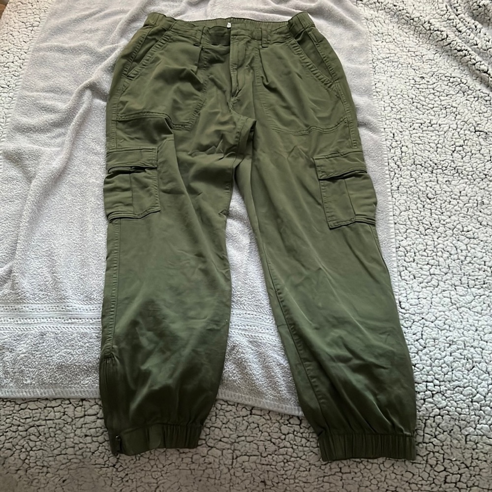 GAP WOMENS CARGO PANTS